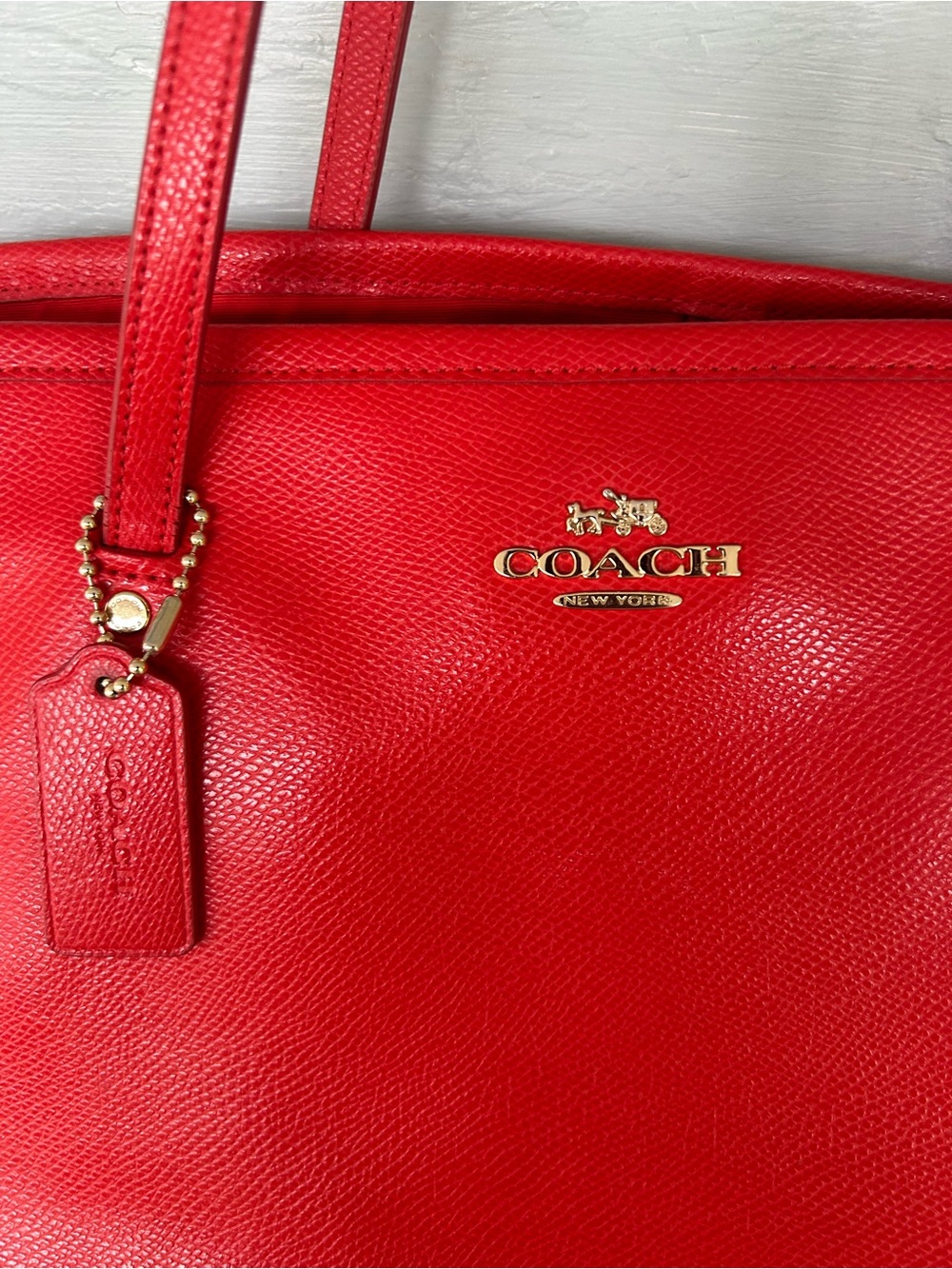 Coach Vibrant Red Pebbled Leather Tote Bag Gold Hardware Women’s Doble Handles - Picture 8 of 9